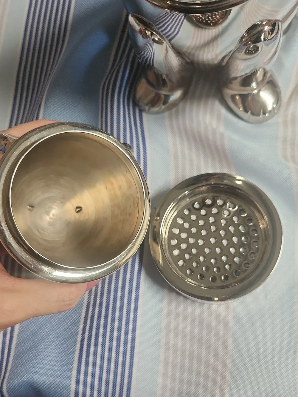 Restoration Harware vintage MCM polar bear cocktail shaker 10